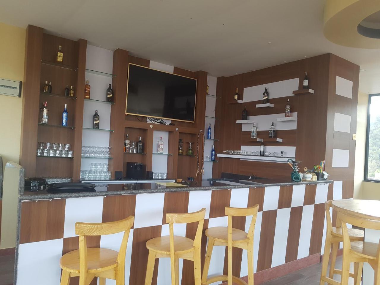 Om Gaura Hotel Pokhara Exterior foto