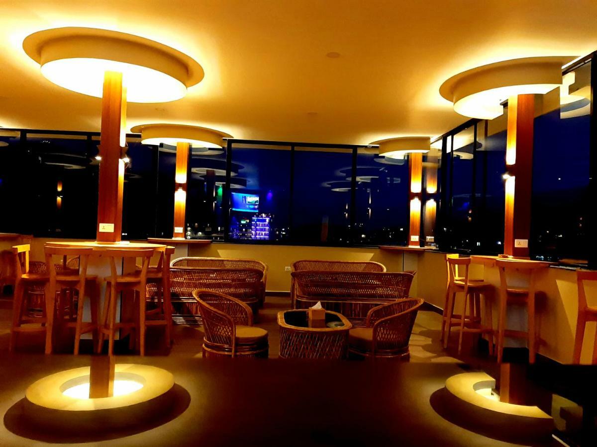 Om Gaura Hotel Pokhara Exterior foto