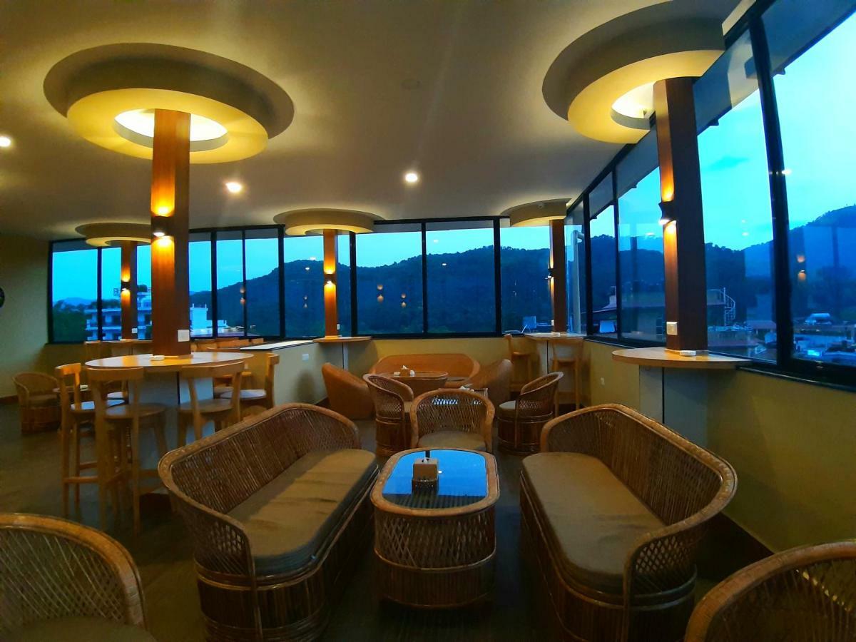 Om Gaura Hotel Pokhara Exterior foto